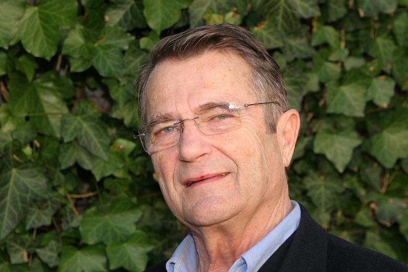 ListeRTeulade001-19.jpg - Francois Bretin, vétérinaire retraité, 1er adjoint sortant, président du SICRA.